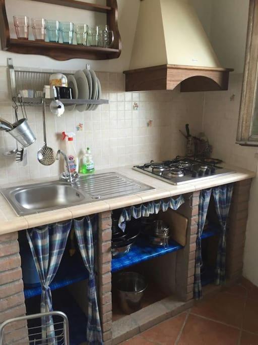 Hai Mai Dormito In Un Metato? Corfino Esterno foto